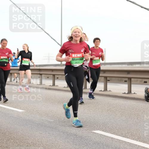 03.10.2025 - Köhlbrandbrückenlauf Lena Gebhardt http://msf.ph/oto/9198647 03.10.2025 15:35:26 Position 1 8631, 8711 meine-sportfotos.de