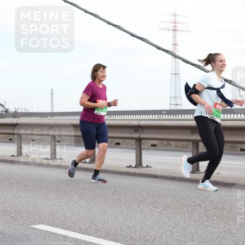 03.10.2025 - Köhlbrandbrückenlauf Lena Gebhardt http://msf.ph/oto/9198688 03.10.2025 15:35:35 Position 1 120 meine-sportfotos.de