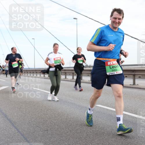 03.10.2025 - Köhlbrandbrückenlauf Lena Gebhardt http://msf.ph/oto/9198735 03.10.2025 15:35:45 Position 1 9462 meine-sportfotos.de