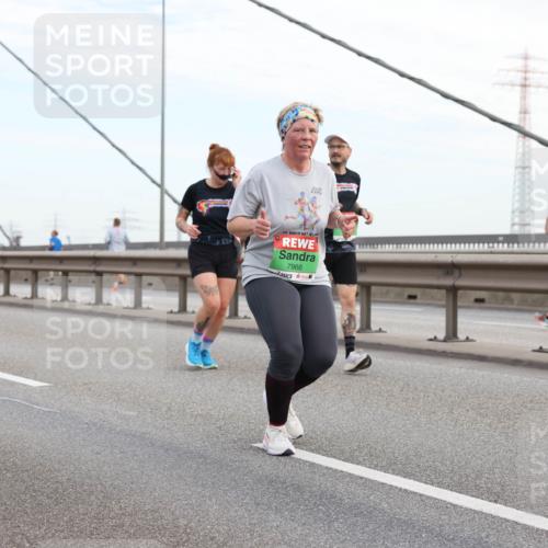 03.10.2025 - Köhlbrandbrückenlauf Lena Gebhardt http://msf.ph/oto/9198801 03.10.2025 15:35:57 Position 1 33, 7966 meine-sportfotos.de