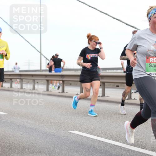 03.10.2025 - Köhlbrandbrückenlauf Lena Gebhardt http://msf.ph/oto/9198807 03.10.2025 15:35:58 Position 1 33, 7966 meine-sportfotos.de