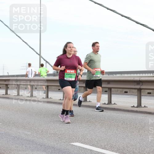 03.10.2025 - Köhlbrandbrückenlauf Lena Gebhardt http://msf.ph/oto/9198815 03.10.2025 15:36:00 Position 1 8996, 9049 meine-sportfotos.de