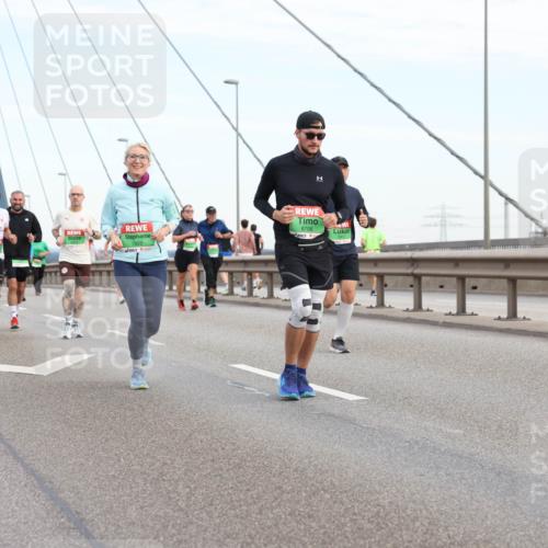 03.10.2025 - Köhlbrandbrückenlauf Lena Gebhardt http://msf.ph/oto/9198823 03.10.2025 15:36:02 Position 1 7922, 8706 meine-sportfotos.de