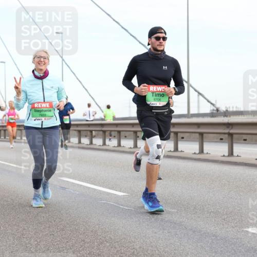 03.10.2025 - Köhlbrandbrückenlauf Lena Gebhardt http://msf.ph/oto/9198826 03.10.2025 15:36:03 Position 1 7922, 1, 8706 meine-sportfotos.de