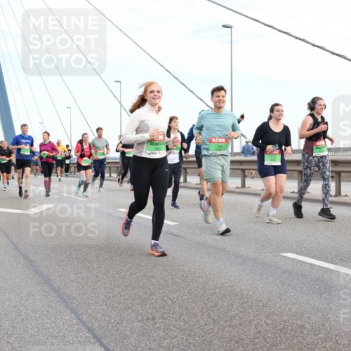 03.10.2025 - Köhlbrandbrückenlauf Lena Gebhardt http://msf.ph/oto/9198892 03.10.2025 15:36:17 Position 1 7830, 9716, 830 meine-sportfotos.de