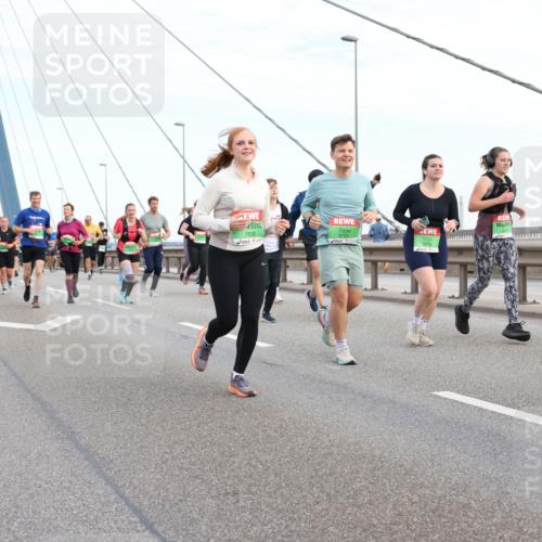 03.10.2025 - Köhlbrandbrückenlauf Lena Gebhardt http://msf.ph/oto/9198893 03.10.2025 15:36:17 Position 1 8475, 7830, 830, 8, 9754, 9716 meine-sportfotos.de