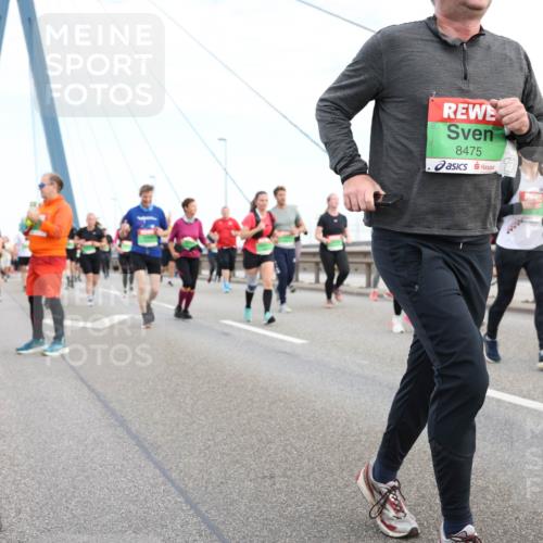 03.10.2025 - Köhlbrandbrückenlauf Lena Gebhardt http://msf.ph/oto/9198906 03.10.2025 15:36:19 Position 1 8475 meine-sportfotos.de
