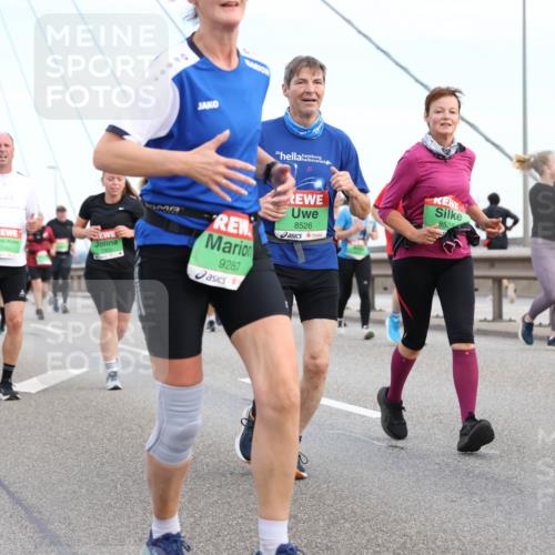 03.10.2025 - Köhlbrandbrückenlauf Lena Gebhardt http://msf.ph/oto/9198912 03.10.2025 15:36:21 Position 1 9287, 8526, 8525, 9575 meine-sportfotos.de