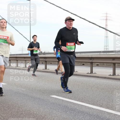 03.10.2025 - Köhlbrandbrückenlauf Lena Gebhardt http://msf.ph/oto/9198935 03.10.2025 15:36:31 Position 1 9120, 7504 meine-sportfotos.de