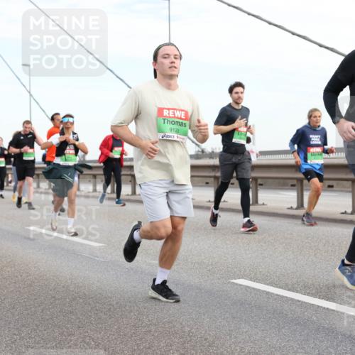 03.10.2025 - Köhlbrandbrückenlauf Lena Gebhardt http://msf.ph/oto/9198939 03.10.2025 15:36:32 Position 1 96, 9120, 7504 meine-sportfotos.de