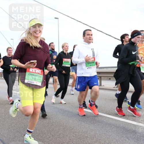 03.10.2025 - Köhlbrandbrückenlauf Lena Gebhardt http://msf.ph/oto/9198975 03.10.2025 15:36:43 Position 1 96, 25, 7351, 9111, 8270 meine-sportfotos.de