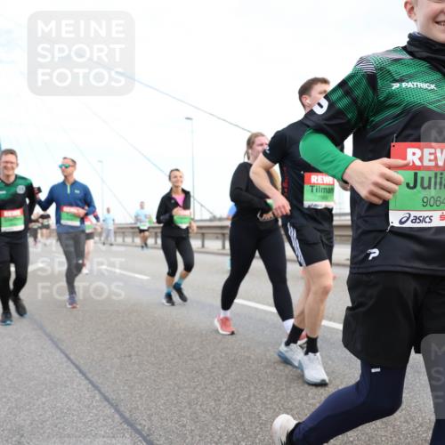 03.10.2025 - Köhlbrandbrückenlauf Lena Gebhardt http://msf.ph/oto/9198990 03.10.2025 15:36:45 Position 1 95, 9064 meine-sportfotos.de