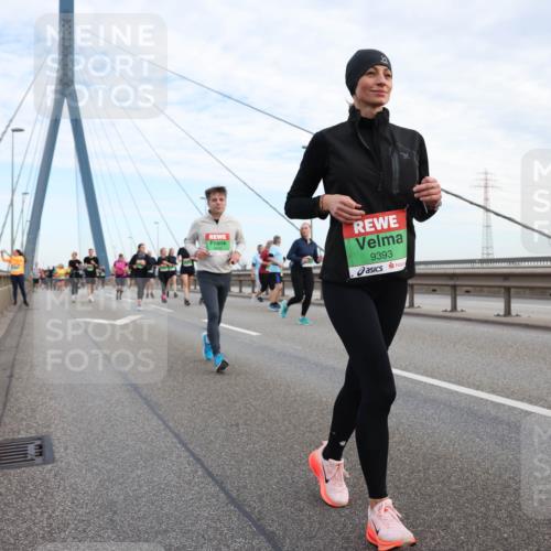 03.10.2025 - Köhlbrandbrückenlauf Lena Gebhardt http://msf.ph/oto/9199009 03.10.2025 15:36:49 Position 1 9393 meine-sportfotos.de