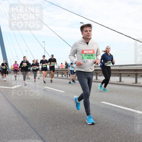03.10.2025 - Köhlbrandbrückenlauf Lena Gebhardt http://msf.ph/oto/9199014 03.10.2025 15:36:50 Position 1 8662 meine-sportfotos.de