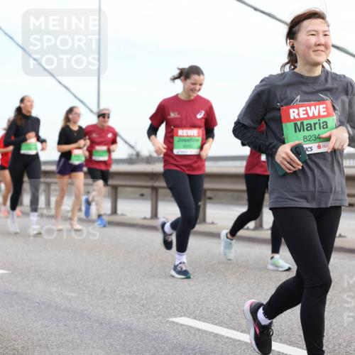03.10.2025 - Köhlbrandbrückenlauf Lena Gebhardt http://msf.ph/oto/9199047 03.10.2025 15:36:59 Position 1 8234 meine-sportfotos.de