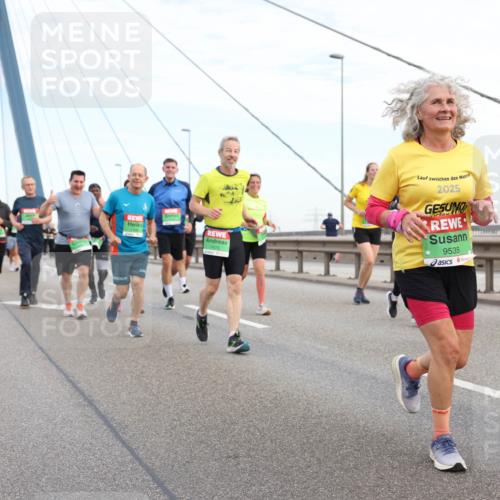 03.10.2025 - Köhlbrandbrückenlauf Lena Gebhardt http://msf.ph/oto/9199066 03.10.2025 15:37:03 Position 1 2025, 9535 meine-sportfotos.de