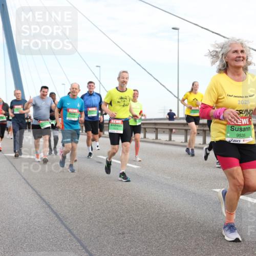 03.10.2025 - Köhlbrandbrückenlauf Lena Gebhardt http://msf.ph/oto/9199067 03.10.2025 15:37:03 Position 1 401, 7675, 2025, 9535 meine-sportfotos.de