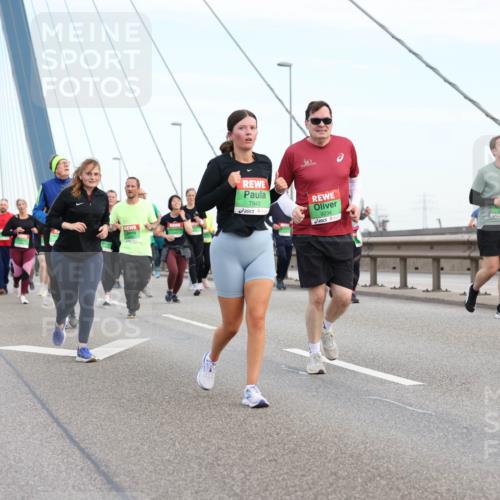03.10.2025 - Köhlbrandbrückenlauf Lena Gebhardt http://msf.ph/oto/9199098 03.10.2025 15:37:10 Position 1 7943, 9234, 7137 meine-sportfotos.de
