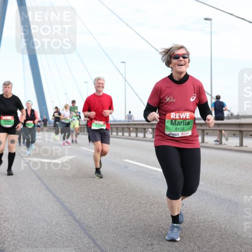 03.10.2025 - Köhlbrandbrückenlauf Lena Gebhardt http://msf.ph/oto/9199183 03.10.2025 15:37:35 Position 1 8108 meine-sportfotos.de