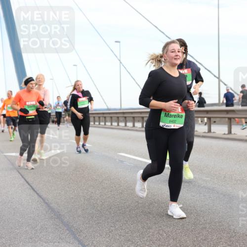 03.10.2025 - Köhlbrandbrückenlauf Lena Gebhardt http://msf.ph/oto/9199220 03.10.2025 15:37:44 Position 1 8402 meine-sportfotos.de