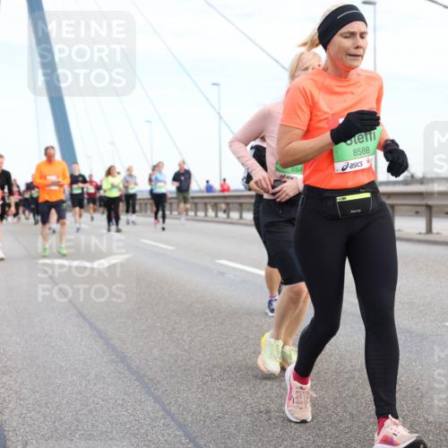 03.10.2025 - Köhlbrandbrückenlauf Lena Gebhardt http://msf.ph/oto/9199233 03.10.2025 15:37:46 Position 1 854, 8588 meine-sportfotos.de