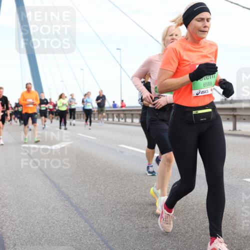 03.10.2025 - Köhlbrandbrückenlauf Lena Gebhardt http://msf.ph/oto/9199234 03.10.2025 15:37:46 Position 1 8588 meine-sportfotos.de