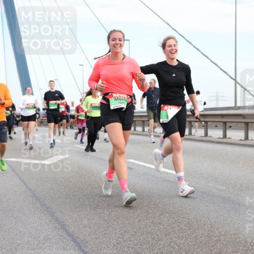 03.10.2025 - Köhlbrandbrückenlauf Lena Gebhardt http://msf.ph/oto/9199245 03.10.2025 15:37:49 Position 1 7887 meine-sportfotos.de