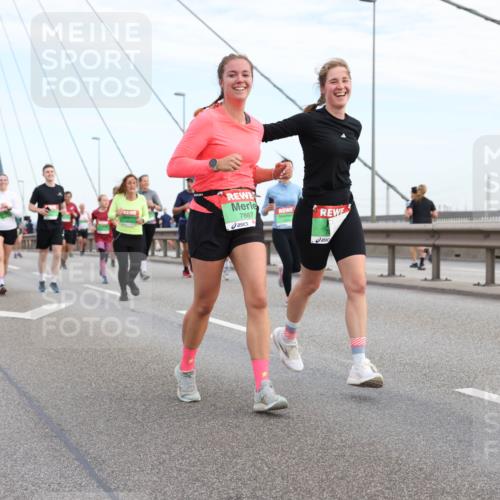 03.10.2025 - Köhlbrandbrückenlauf Lena Gebhardt http://msf.ph/oto/9199246 03.10.2025 15:37:50 Position 1 7887 meine-sportfotos.de