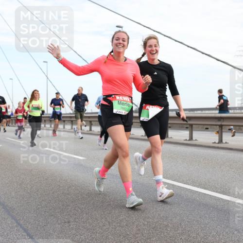 03.10.2025 - Köhlbrandbrückenlauf Lena Gebhardt http://msf.ph/oto/9199250 03.10.2025 15:37:50 Position 1 7887 meine-sportfotos.de