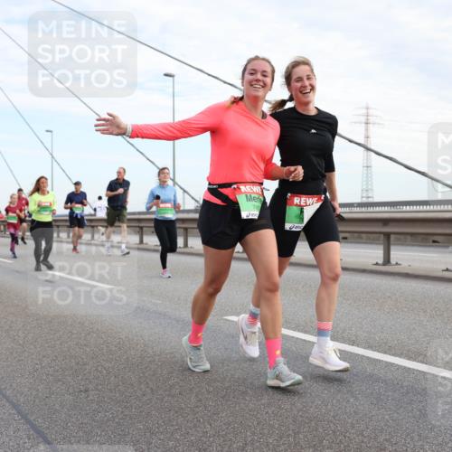 03.10.2025 - Köhlbrandbrückenlauf Lena Gebhardt http://msf.ph/oto/9199252 03.10.2025 15:37:51 Position 1 788 meine-sportfotos.de