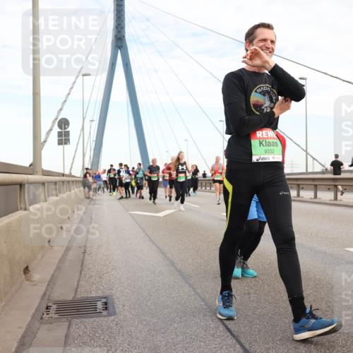 03.10.2025 - Köhlbrandbrückenlauf Lena Gebhardt http://msf.ph/oto/9199329 03.10.2025 15:38:11 Position 1 9332 meine-sportfotos.de
