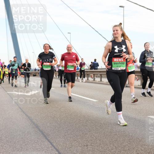 03.10.2025 - Köhlbrandbrückenlauf Lena Gebhardt http://msf.ph/oto/9199335 03.10.2025 15:38:14 Position 1 8186 meine-sportfotos.de