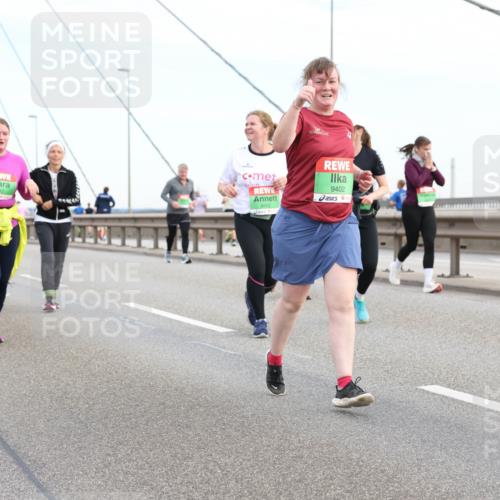 03.10.2025 - Köhlbrandbrückenlauf Lena Gebhardt http://msf.ph/oto/9199349 03.10.2025 15:38:18 Position 1 7942, 9402, 8602 meine-sportfotos.de