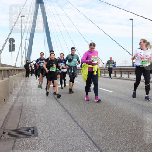 03.10.2025 - Köhlbrandbrückenlauf Lena Gebhardt http://msf.ph/oto/9199353 03.10.2025 15:38:19 Position 1 8602 meine-sportfotos.de