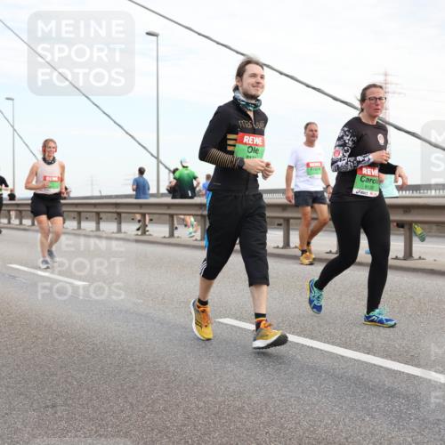 03.10.2025 - Köhlbrandbrückenlauf Lena Gebhardt http://msf.ph/oto/9199428 03.10.2025 15:38:40 Position 1 810, 8130 meine-sportfotos.de