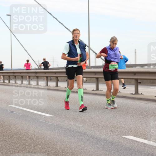 03.10.2025 - Köhlbrandbrückenlauf Lena Gebhardt http://msf.ph/oto/9199485 03.10.2025 15:38:54 Position 1 8180 meine-sportfotos.de