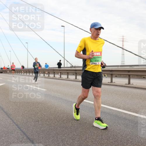 03.10.2025 - Köhlbrandbrückenlauf Lena Gebhardt http://msf.ph/oto/9199493 03.10.2025 15:38:57 Position 1 8180 meine-sportfotos.de