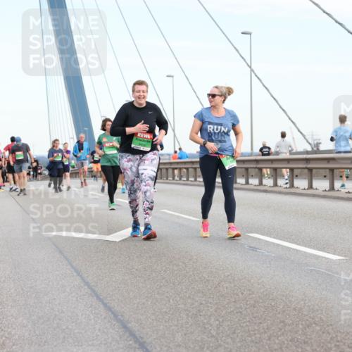 03.10.2025 - Köhlbrandbrückenlauf Lena Gebhardt http://msf.ph/oto/9199515 03.10.2025 15:39:05 Position 1 8429, 11 meine-sportfotos.de
