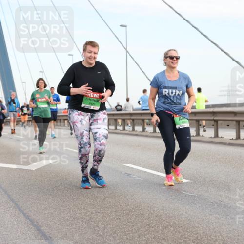 03.10.2025 - Köhlbrandbrückenlauf Lena Gebhardt http://msf.ph/oto/9199522 03.10.2025 15:39:07 Position 1 8429, 2024, 8301 meine-sportfotos.de