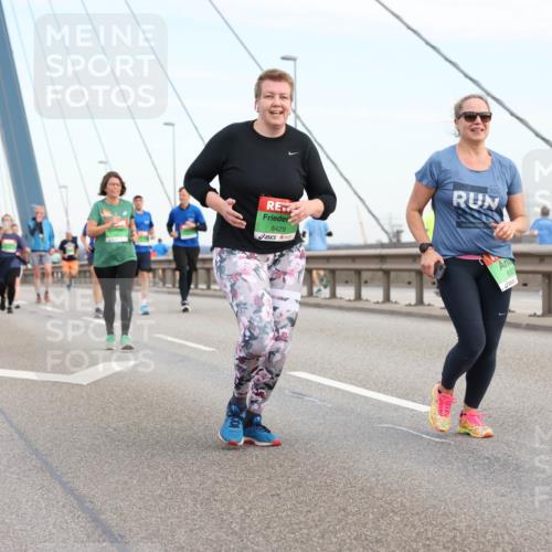 03.10.2025 - Köhlbrandbrückenlauf Lena Gebhardt http://msf.ph/oto/9199523 03.10.2025 15:39:07 Position 1 8429, 2024, 830 meine-sportfotos.de