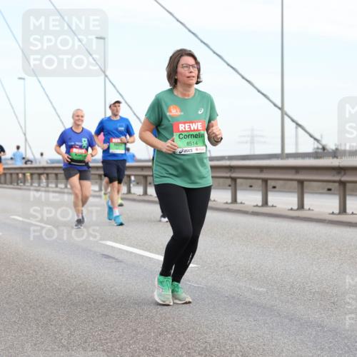 03.10.2025 - Köhlbrandbrückenlauf Lena Gebhardt http://msf.ph/oto/9199529 03.10.2025 15:39:11 Position 1 8514 meine-sportfotos.de
