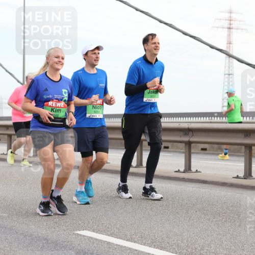 03.10.2025 - Köhlbrandbrückenlauf Lena Gebhardt http://msf.ph/oto/9199537 03.10.2025 15:39:14 Position 1 248, 9251, 9253, 111 meine-sportfotos.de