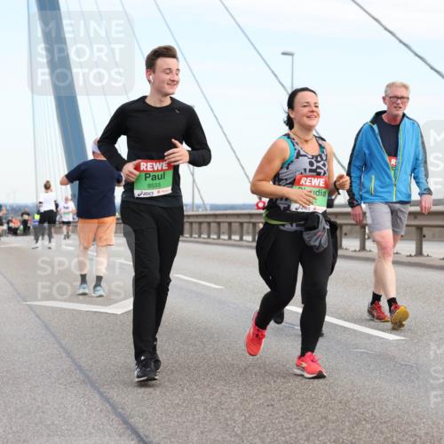 03.10.2025 - Köhlbrandbrückenlauf Lena Gebhardt http://msf.ph/oto/9199564 03.10.2025 15:39:24 Position 1 9555, 31 meine-sportfotos.de