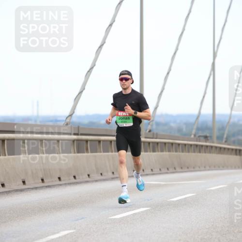 03.10.2025 - Köhlbrandbrückenlauf Lena Gebhardt http://msf.ph/oto/9199582 03.10.2025 15:15:39 Position 1 9144 meine-sportfotos.de
