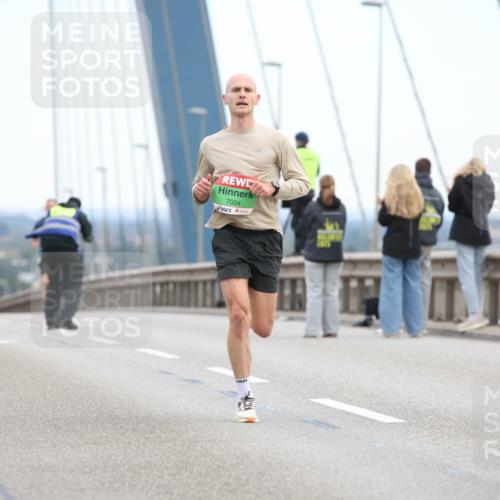 03.10.2025 - Köhlbrandbrückenlauf Lena Gebhardt http://msf.ph/oto/9199595 03.10.2025 15:16:34 Position 1 7004 meine-sportfotos.de