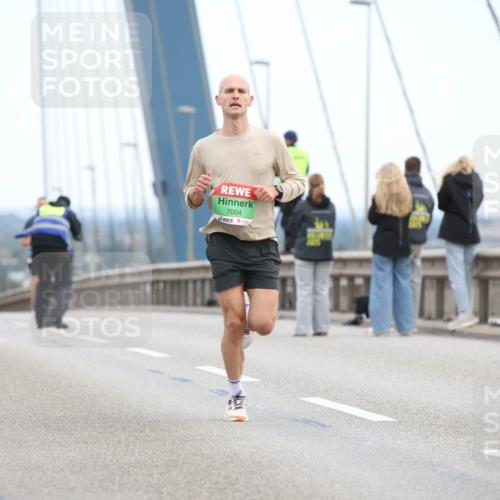 03.10.2025 - Köhlbrandbrückenlauf Lena Gebhardt http://msf.ph/oto/9199596 03.10.2025 15:16:34 Position 1 7004 meine-sportfotos.de