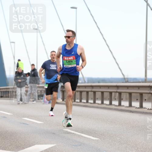 03.10.2025 - Köhlbrandbrückenlauf Lena Gebhardt http://msf.ph/oto/9199601 03.10.2025 15:16:42 Position 1 7002 meine-sportfotos.de