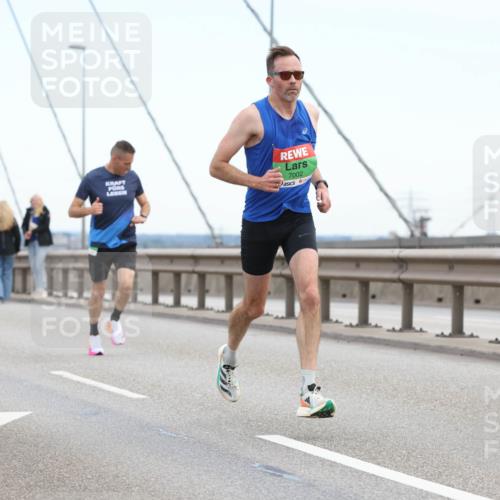 03.10.2025 - Köhlbrandbrückenlauf Lena Gebhardt http://msf.ph/oto/9199603 03.10.2025 15:16:43 Position 1 7002 meine-sportfotos.de