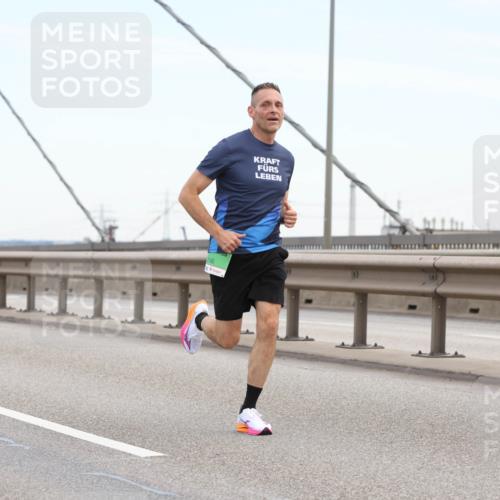 03.10.2025 - Köhlbrandbrückenlauf Lena Gebhardt http://msf.ph/oto/9199609 03.10.2025 15:16:46 Position 1 148 meine-sportfotos.de