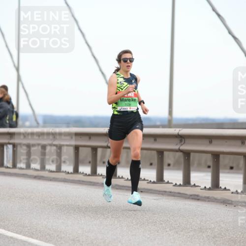 03.10.2025 - Köhlbrandbrückenlauf Lena Gebhardt http://msf.ph/oto/9199622 03.10.2025 15:17:21 Position 1 7034 meine-sportfotos.de